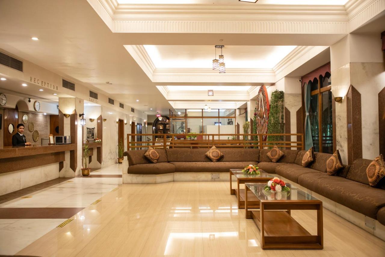 Hotel Rajmahal Гувахати Экстерьер фото