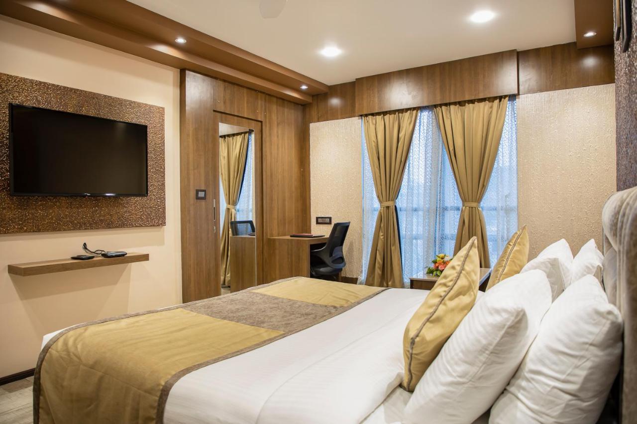 Hotel Rajmahal Гувахати Экстерьер фото
