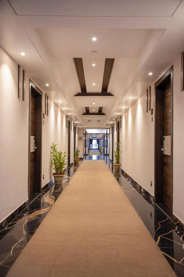 Hotel Rajmahal Гувахати Экстерьер фото