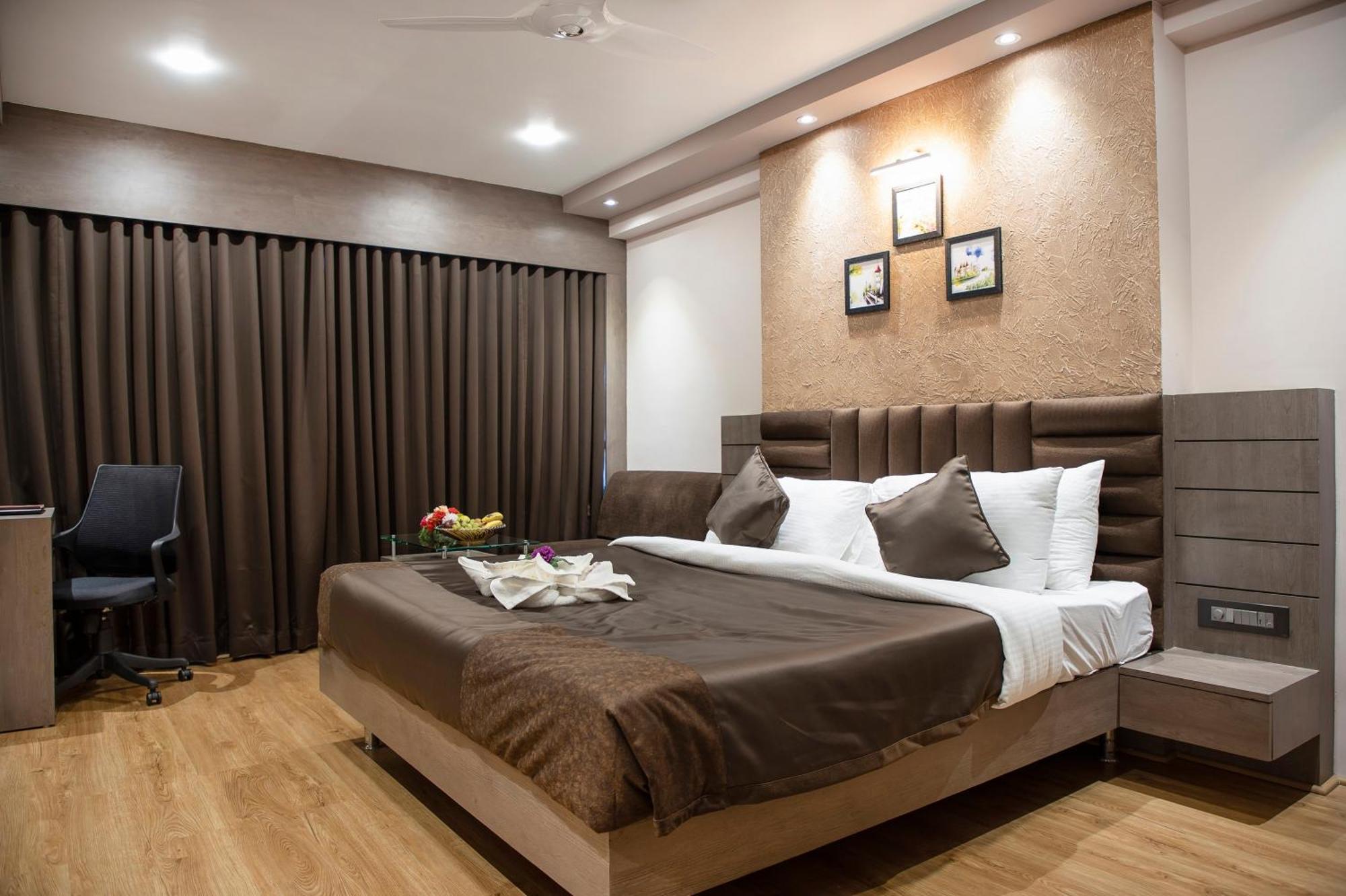 Hotel Rajmahal Гувахати Экстерьер фото
