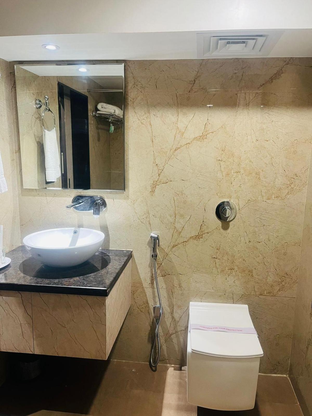 Hotel Rajmahal Гувахати Экстерьер фото